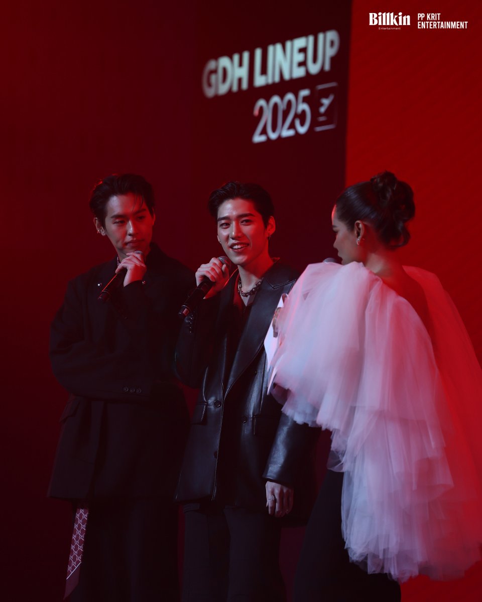 PPKrit_Ent's tweet photo. ภาพบรรยากาศจากงาน ‘GDH LINEUP 2025 LOOK FORWARD รุก (เกิน) คาด’
กับการเดินทางครั้งใหม่ของ PP Krit และ Billkin ใน 'Project Red' กับการร่วมมือกันครั้งสำคัญระหว่าง GDH, PP Krit Entertainment และ Billkin Entertainment

ฝากทุกคนรอติดตามกันด้วยนะ 🤍

#รุกเกินคาดBKPPร่วมทุนGDH
#GDHlineup2025xBKPP
#GDHlineup2025
#PPKritt #Bbillkin