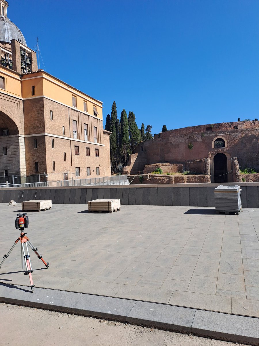 iuliusroma's tweet photo. Avanza il riassetto di Piazza Augusto imperatore a #Roma dopo decenni in cui la zona è rimasta incompiuta. Già si intravede l'aspetto futuro, speriamo che l'inaugurazione arrivi il prossimo anno https://t.co/VzCh7IX1Ew