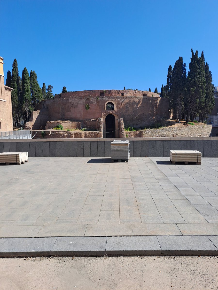 iuliusroma's tweet photo. Avanza il riassetto di Piazza Augusto imperatore a #Roma dopo decenni in cui la zona è rimasta incompiuta. Già si intravede l'aspetto futuro, speriamo che l'inaugurazione arrivi il prossimo anno https://t.co/VzCh7IX1Ew