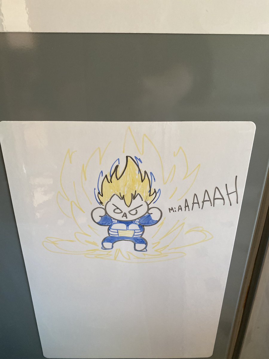 cataries_art's tweet photo. Je pense que c’est le plus important que t’es artiste : pouvoir dessiner des bêtises sur ton frigo https://t.co/d4Si50qmiN