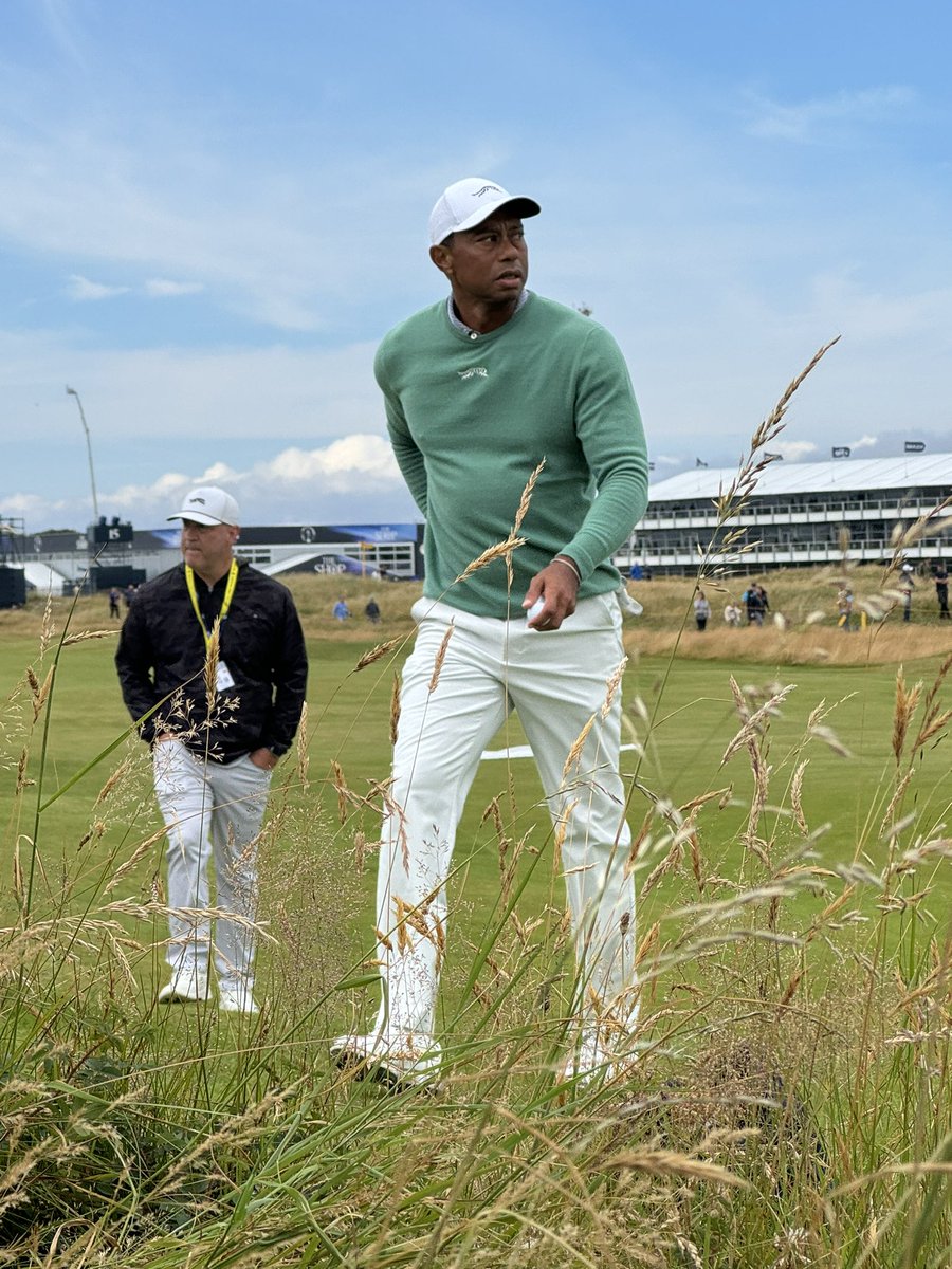 shaunpbostock's tweet photo. @NUCLRGOLF @TWlegion Seen him at practice on Sunday, he was not moving freely at all between shots https://t.co/ZZNzfYFj4k