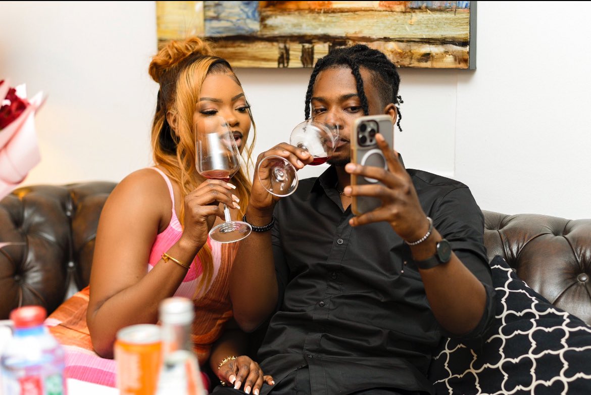 johnrea57213957's tweet image. Authentic partner and their ears are blocked from outside distractions.
Born to shine ✨, God’s favorites☔️
#Drisey