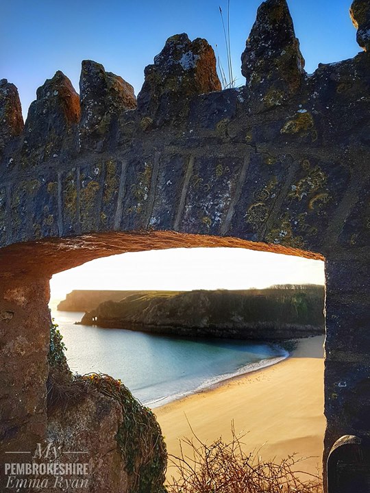 A stunning morning at Barafundle Bay. It's often voted one of the best beaches in the world, and on days like this, you can see why!