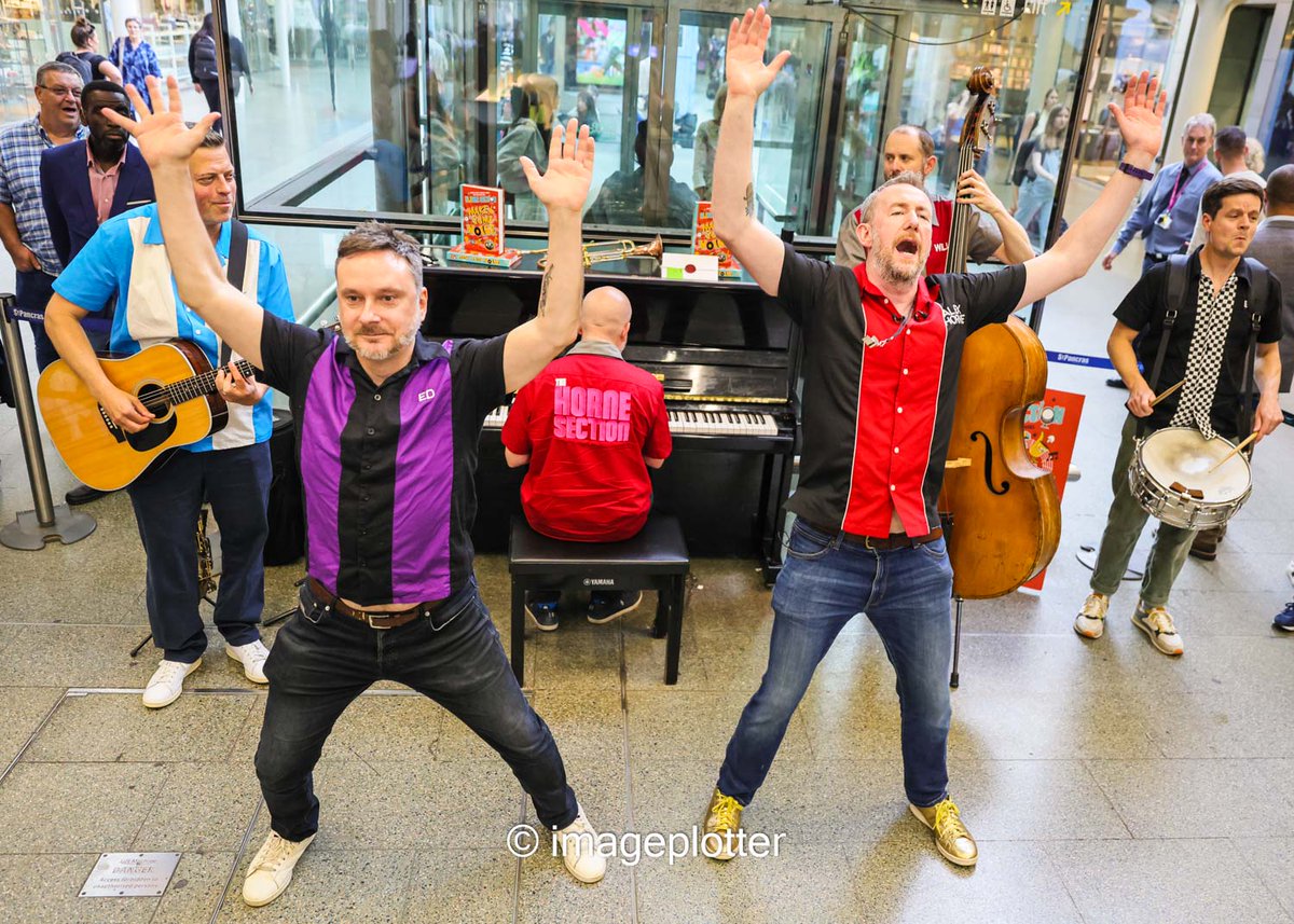 imageplotter's tweet image. So today, I snapped the Prime Minister, The King and (drum roll) @AlexHorne ( plus bonus @MrNishKumar).  The Horne Section surprised the public, performing at St Pancras for the publication of their children's book 'Make Some Noise'. Easily the most fun. Pics @Alamy_Editorial