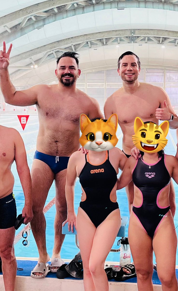 Hinchadito y con Hambre después de nadar con los cabres. #speedo <a href="/unweyweon/">Un Wey Weon</a> a mi lado💚