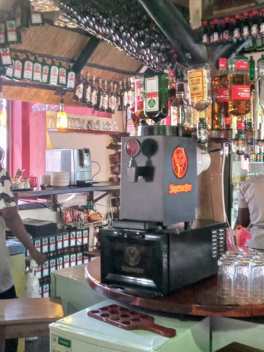 tassteeta's tweet photo. Wo bin ich?
Ein Ort, an dem es eine Jägermeisterzapfanlage gibt, kann kein schlechter sein.
#Oppikoppi https://t.co/SpIRESguOf