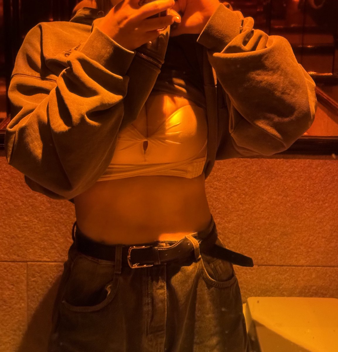mallangangg's tweet photo. 여기 화장실 조명 맛집이네…  #섹트 https://t.co/WQHWET2jAR