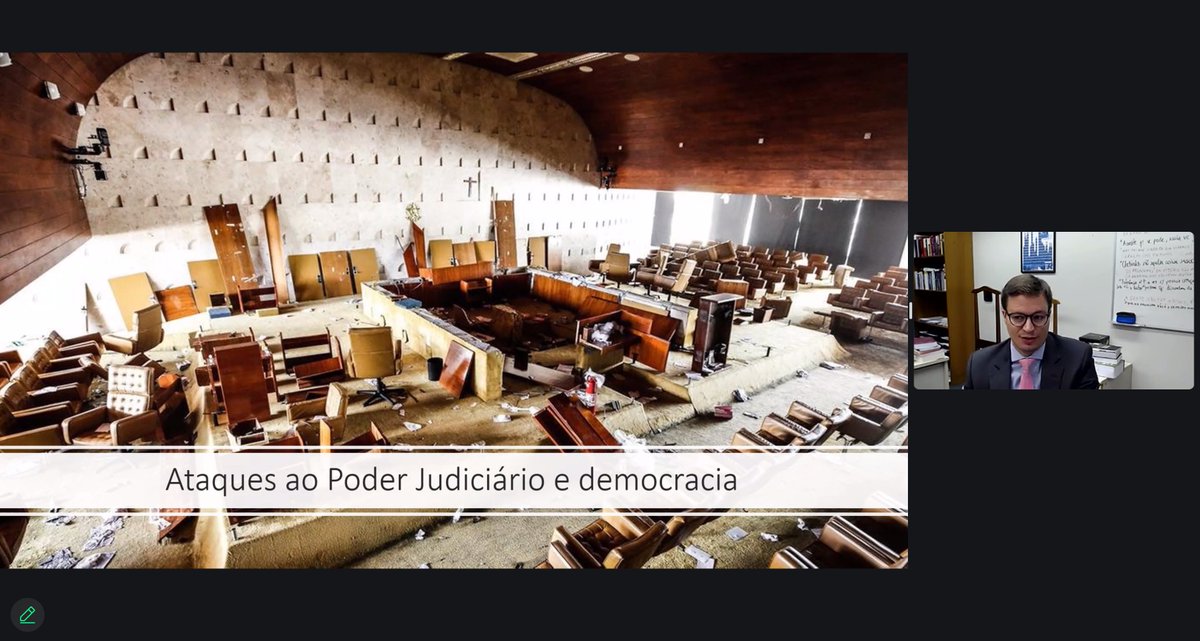 Juan Sebastián Baquero (@juansbaquero) on Twitter photo En la clase de Derecho Constitucional en la <a href="/USFQ_Derecho/">Jurisprudencia USFQ</a> , tuvimos el honor de conversar con <a href="/zearthurmacedo/">José Arthur Macedo</a> , asesor del vicepresidente del Supremo Tribunal Federal de Brasil, Luiz Edson Fachin. Su exposición sobre el Tribunal y sus decisiones nos enriqueció a todos ¡Gracias! En la clase de Derecho Constitucional en la <a href="/USFQ_Derecho/">Jurisprudencia USFQ</a> , tuvimos el honor de conversar con <a href="/zearthurmacedo/">José Arthur Macedo</a> , asesor del vicepresidente del Supremo Tribunal Federal de Brasil, Luiz Edson Fachin. Su exposición sobre el Tribunal y sus decisiones nos enriqueció a todos ¡Gracias!