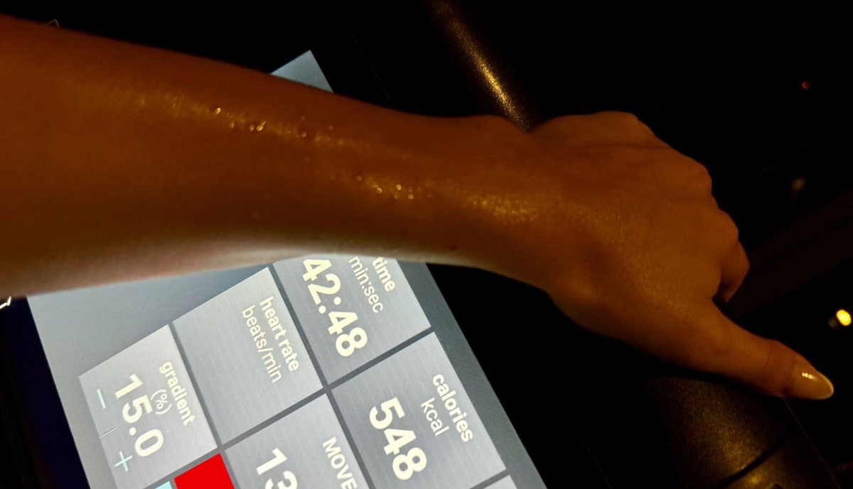 Mem •• 🐅 tweet media