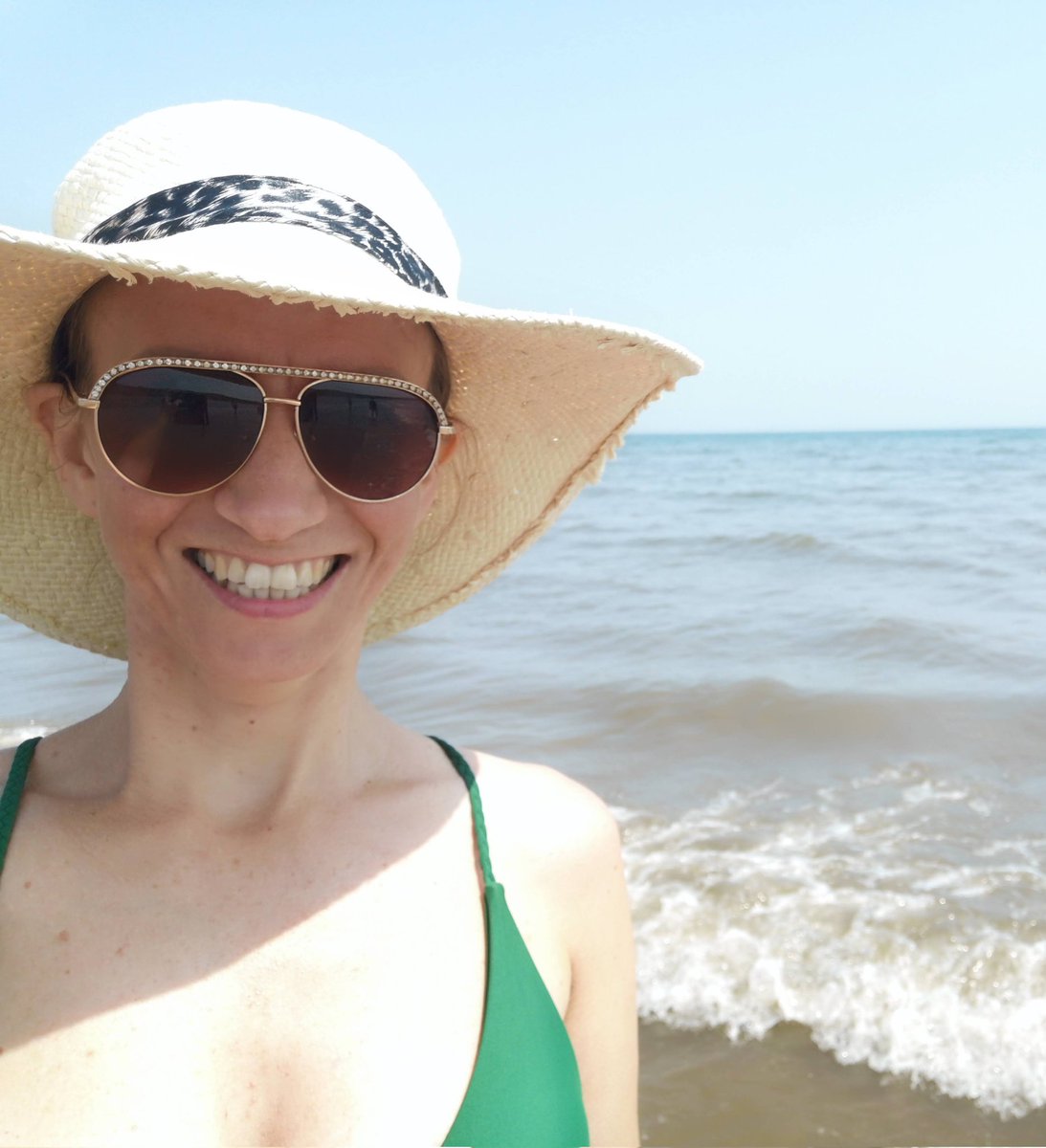3,2,1....
It's summer time... till Friday ☀️😅
Make the most out of the next two days!
Are you ready?

💚

#britishsummer #summer #iwonamichalska #mindsetcoach #trtrehab