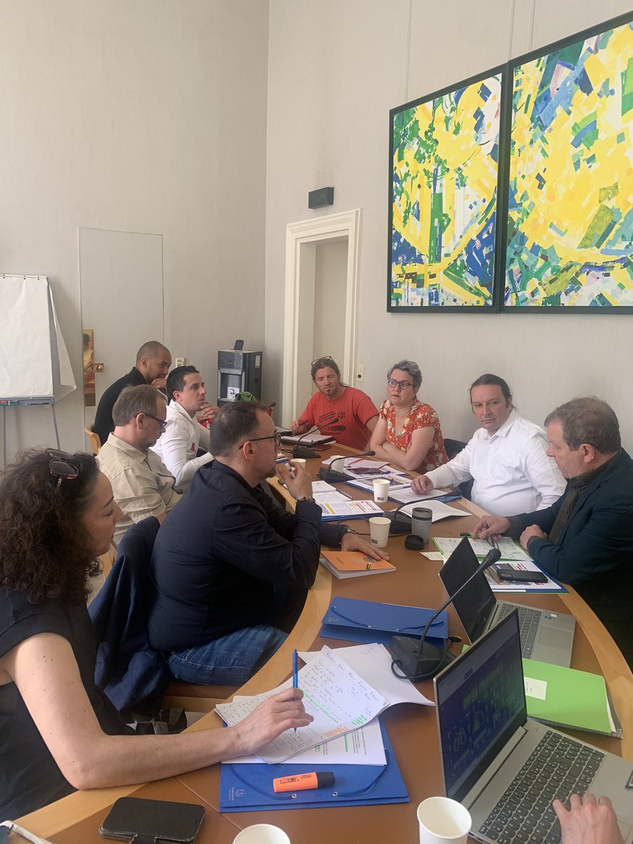 Aberration anti environnementale : 

Le train de Fret Perpignan Rungis est aujourd’hui supprimé, remplacé par 20 000 camions. 

Élus communistes, cheminots, au travail aujourd’hui avec des solutions : déclarer le fret d’utilité publique pour le sortir du marché européen.