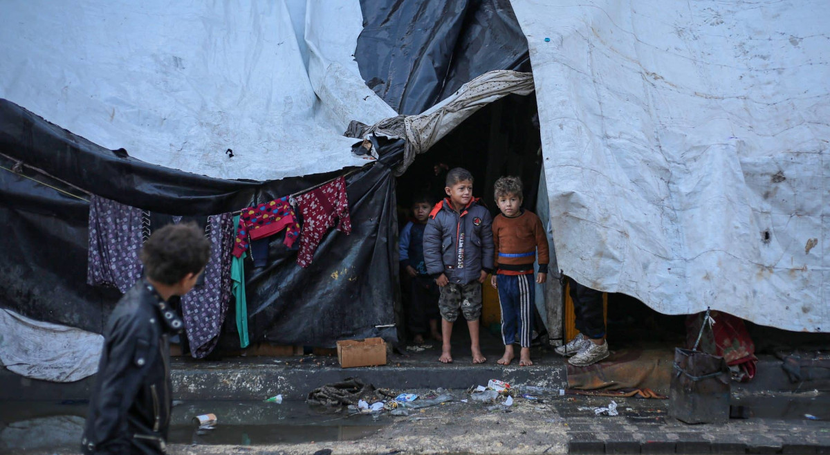 TRIBUNE D'ANNE TUAILLON, PRÉSIDENTE DE L'AFPS

Massacres après massacres Israël continue d’assassiner les enfants de Gaza dans une indifférence quasi générale : en Palestine, c’est l’avenir de l’humanité qui se joue

➡ blogs.mediapart.fr/afps-associati…