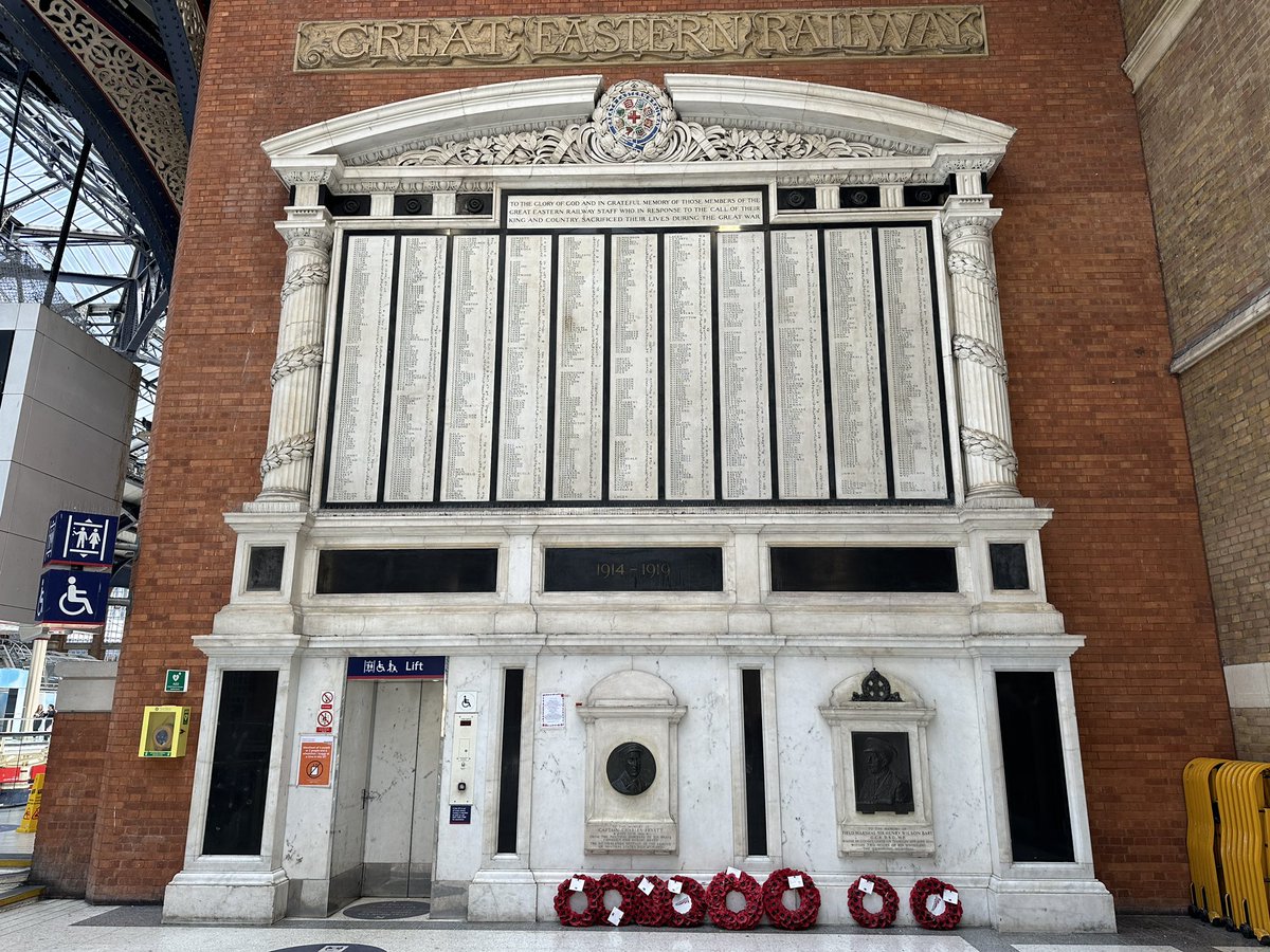 London’s only war memorial to contain a lift? #liverpoolstreetstation