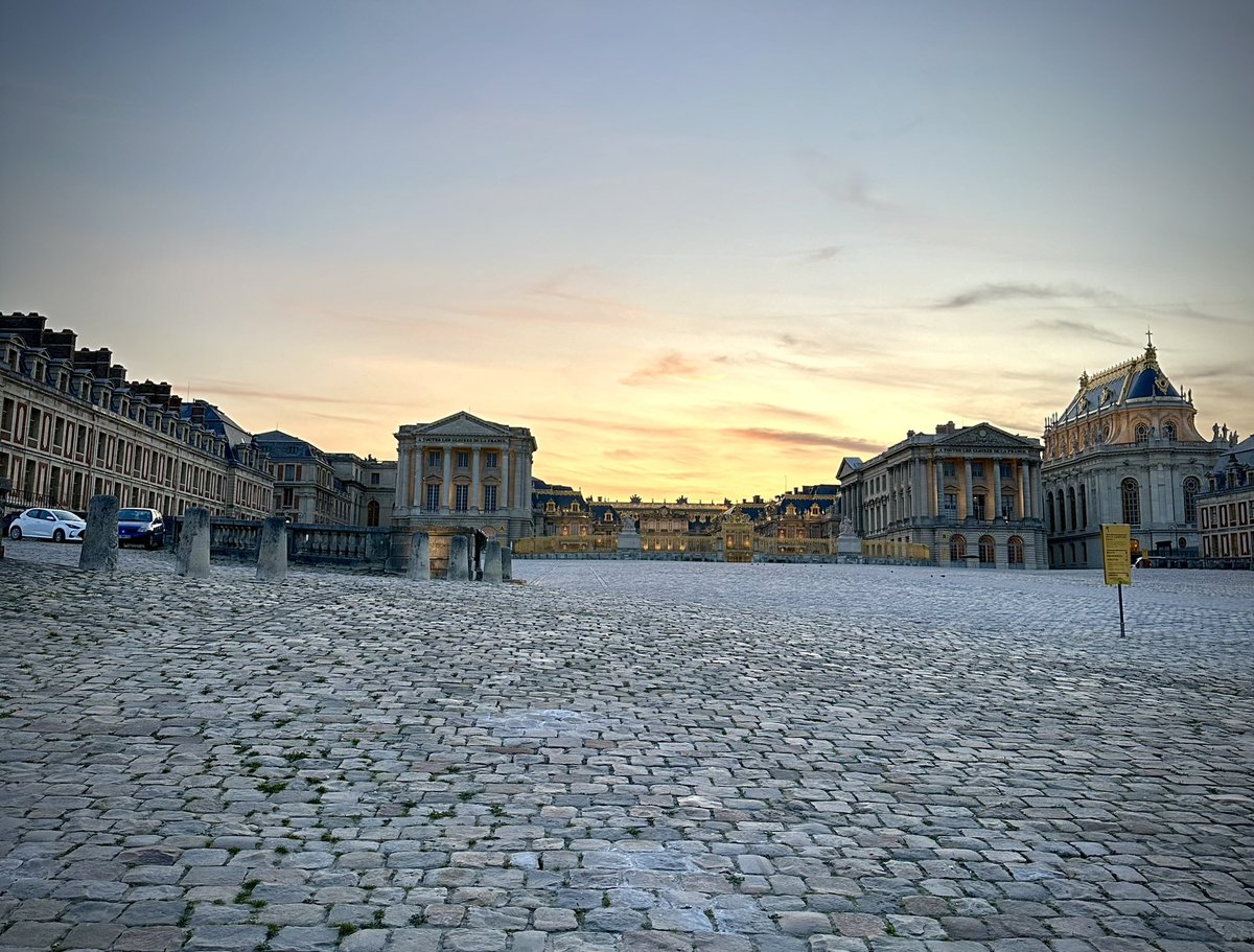 alexdc1's tweet image. Sunset in Versailles 🌅