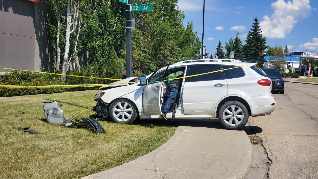 Driver skill level ... " #yeg "

I'm still trying to figure out how you drive straight into a post at a T-intersection on a clear day...

Taken a few minutes ago at South Common behind the Boston Pizza at 22 Ave 

<a href="/yegwave/">YEGWAVE</a> 

#yegtraffic 
#yegwave