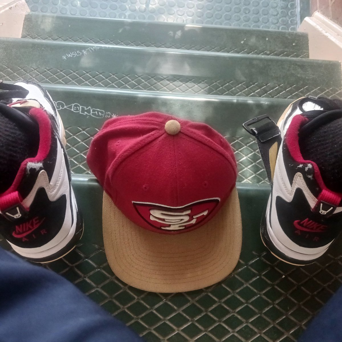 Blackmartian333's tweet photo. Deez #Kicks over 20yrs old #9er GANG! #SanFrancisco #DiamondTurf #NFL #49ers #9ers
#Kicks #Nike #KOTD #Nikes #NikeHead #Sneakers #SNKRS #90s #DeionSanders #Classic #Classics #Colorado #Buffalos #CoachPrime #SneakerHead #SneakerHead #SwooshGang #ChecksOverStripes @DeionSanders https://t.co/C8eBDQ33j4