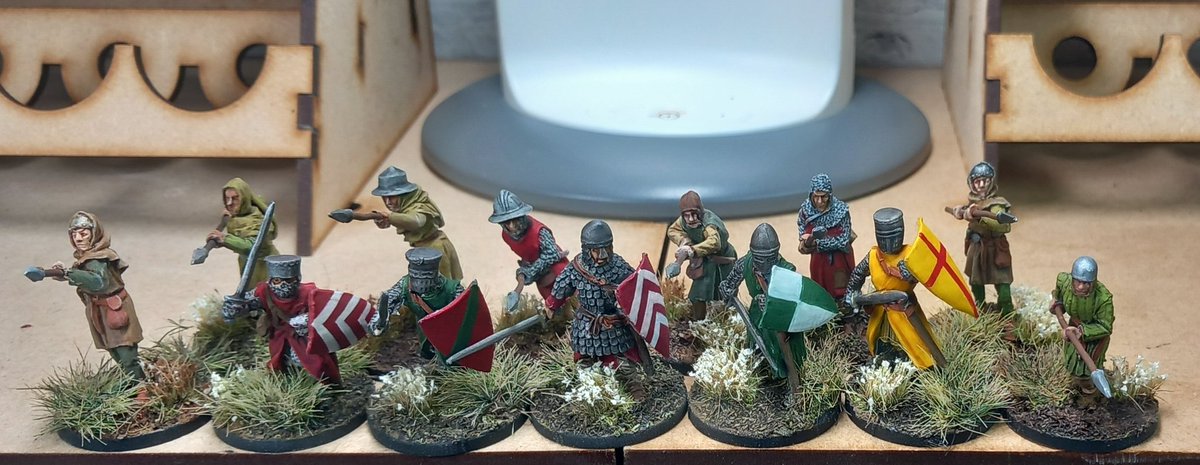 BlueSparkDrift's tweet photo. Currently painting some miniatures by @FootsoreUK. These are an absolute joy to paint and some of the most fun I've had painting. Absolutely going to be exploring more of the range! #WIP #miniaturepainting #baronswar https://t.co/n0XcaEjHj1