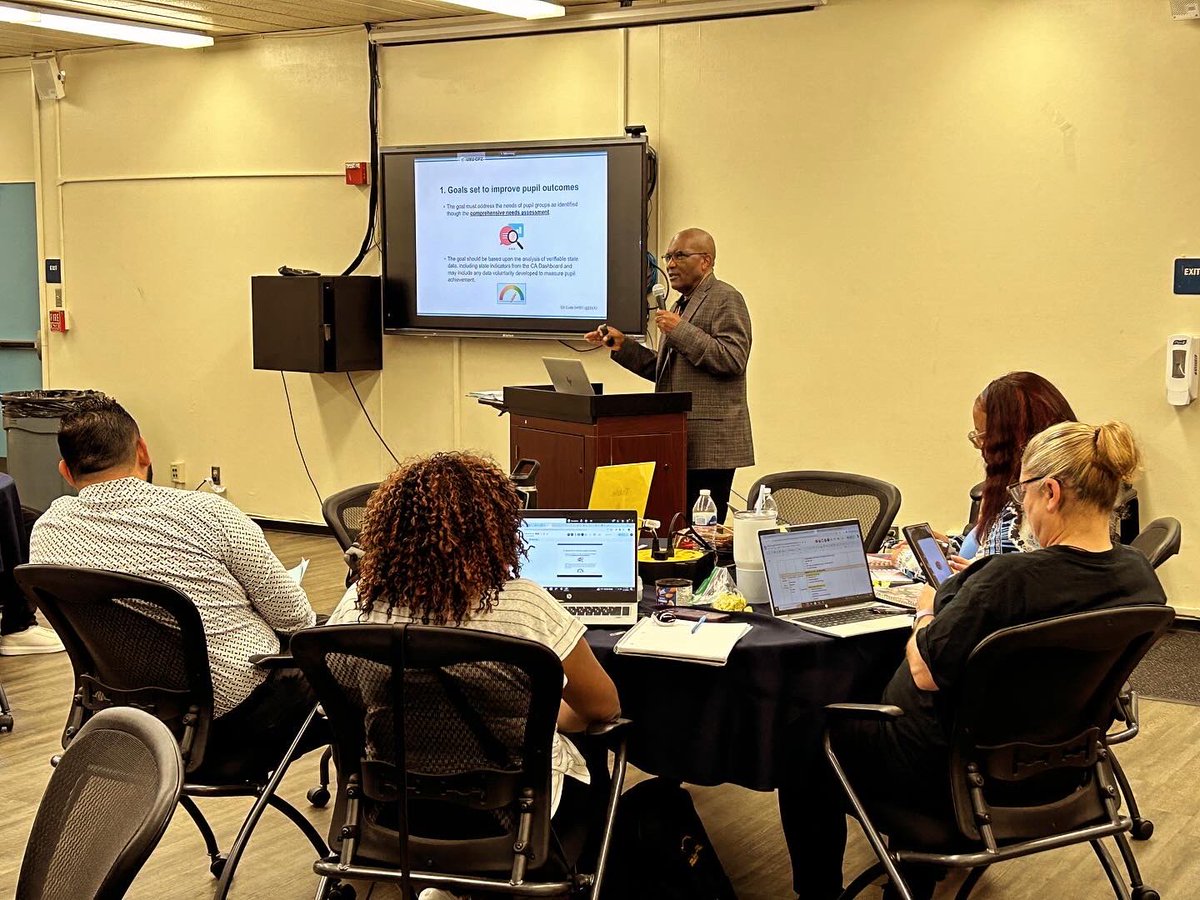 ComptonUnified's tweet photo. Compton Unified is preparing new and current principals, assistant principals, and school administrators for the upcoming school year with its 3-day 2024 Summer Institute for Administrators workshop.
#educatingeducators #education #summerschool #ComptonUnified #Elevate https://t.co/bJRiQXrtr9