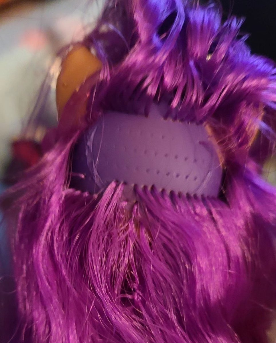 HighDesertpunk's tweet photo. @Mattel disappointed that my Monster fest Clawdeen came with a huge bald spot! $30 for a messed up doll!!! https://t.co/gL1tfUmccs