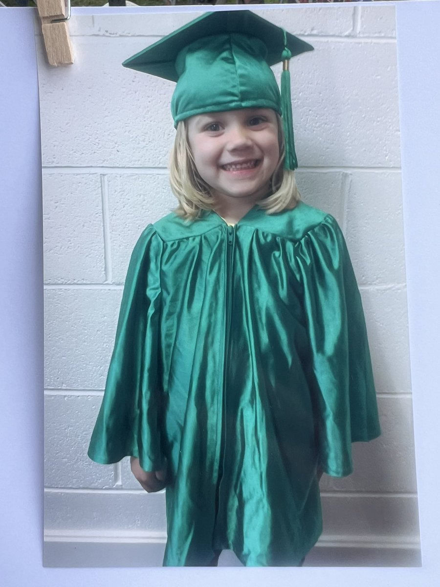 LauriPaine's tweet photo. ✏️🫶🏻🎓📚 That’s a wrap for nursery and year 5 🥲📚🎓🫶🏻✏️ thank you so much to @MalvernEYFS @malvernprimary @Miss_Byrne_ for an amazing year 🫶🏻 https://t.co/RvOm3rCYoI