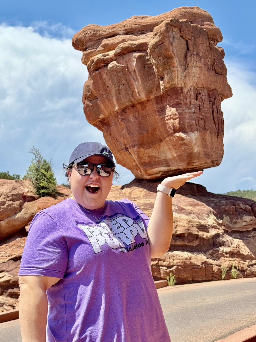 SabrinaSalazar's tweet photo. This rock was heavy. #GardenOfTheGods #BalancingRock https://t.co/HmJcltAahJ