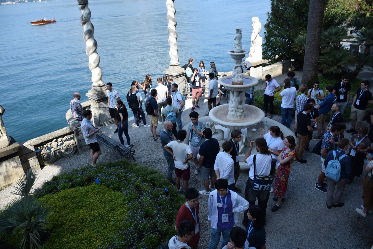 Last week, Ana attended a fantastic summer school in Varenna on Quantum computers and simulators with atoms ⚛️, where Leticia also gave a series of lectures on continuum systems. See here the program 👉 sites.google.com/unifi.it/varen…
and some pics from the week 👇