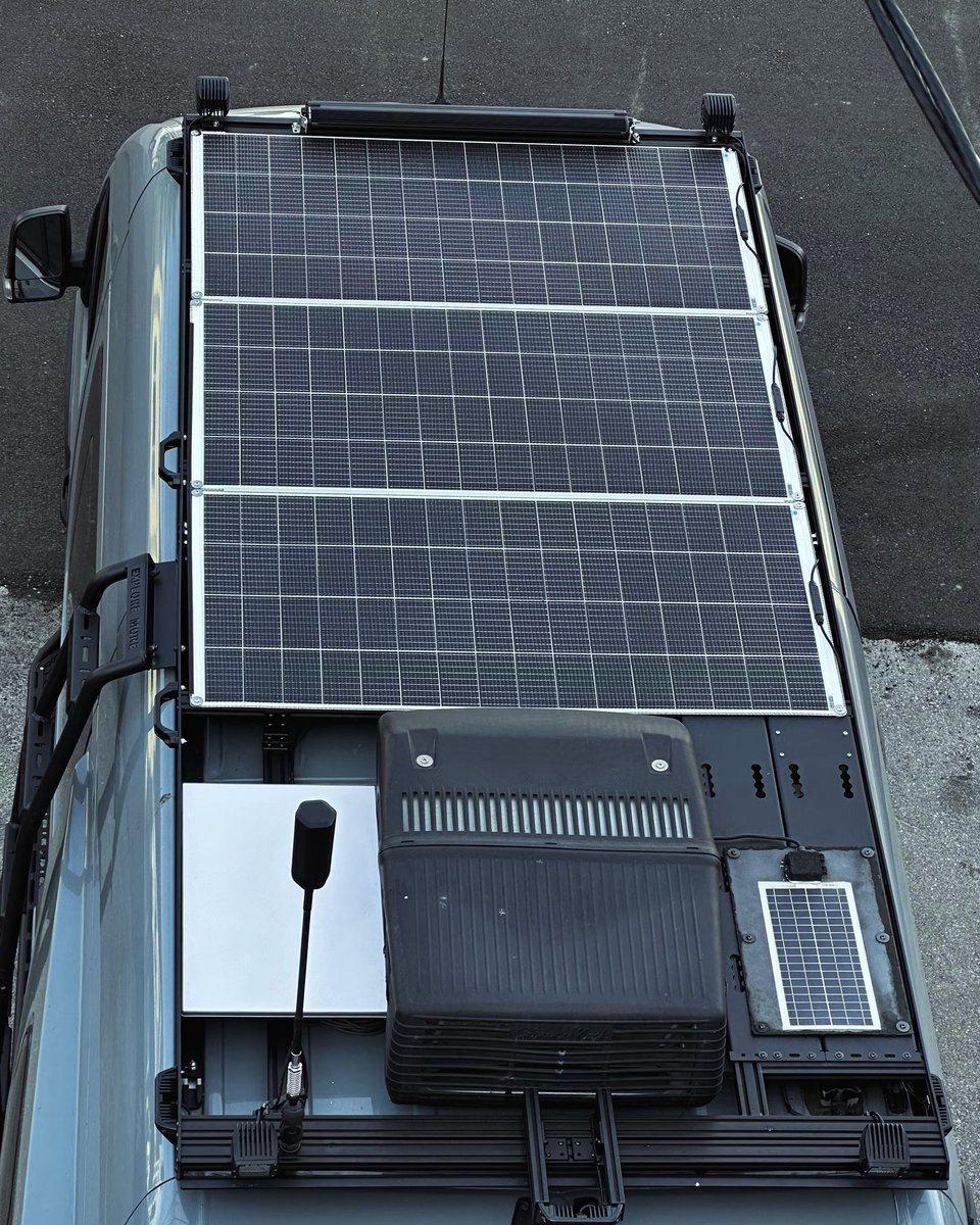 🌞🚐 Look at this beautiful van, decked out with custom solar panels so there are no limits to living on the road! With solar power, we can explore off-grid and stay powered up no matter where our adventures take us. Say hello to endless freedom and sustainable living! 🌍

Want