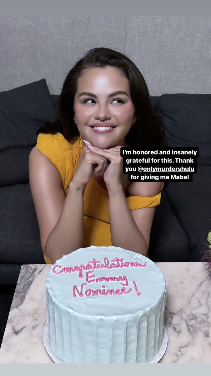 PortalSelenaBR's tweet photo. 📷 Selena Gomez via Instagram Stories comemorando suas indicações ao EMMY: "Me sinto honrada e eternamente grata por isso. Obrigada Only Murders por me presentear a Mabel." 🥹 https://t.co/xaOzgZIv5V