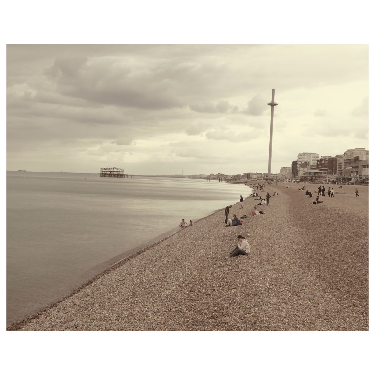 Snaps36920528's tweet photo. That #sepia #Brighton https://t.co/V7MwEAYEcc