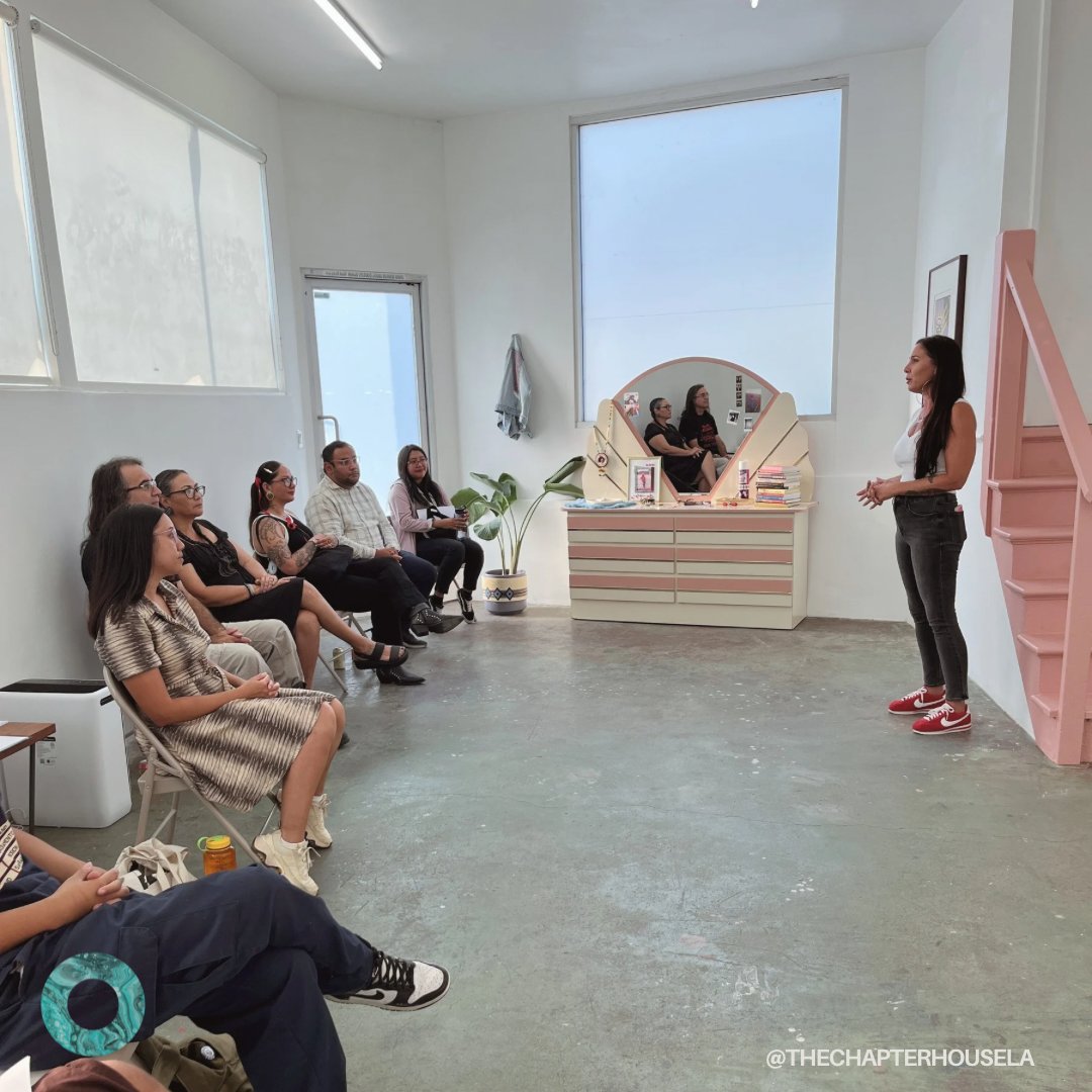 chapterhousela's tweet image. ‼️Diary of a Native Femme(nist), by artist Kimberly Robertson, will be closing on Sat, 7/27‼️

🎨 Gallery Hrs: Mon + Thur: 12PM-4PM or view by appt via info@thechapterhouse.org.

#TCH #TheChapterHouseLA #TongvaTerritory #LAnonprofit #IndigenousArt #DoaNF #KimberlyRobertson