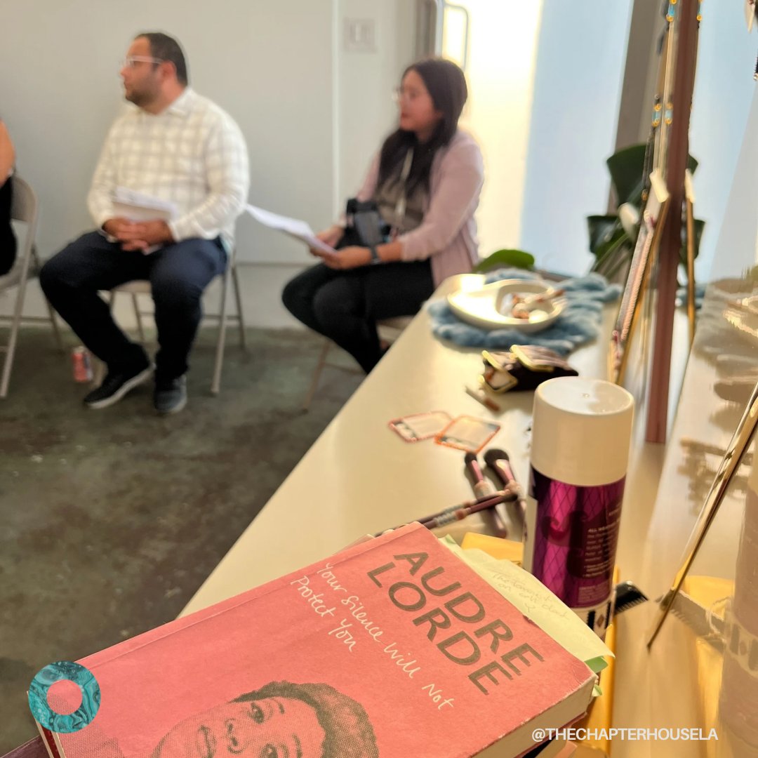 chapterhousela's tweet image. ‼️Diary of a Native Femme(nist), by artist Kimberly Robertson, will be closing on Sat, 7/27‼️

🎨 Gallery Hrs: Mon + Thur: 12PM-4PM or view by appt via info@thechapterhouse.org.

#TCH #TheChapterHouseLA #TongvaTerritory #LAnonprofit #IndigenousArt #DoaNF #KimberlyRobertson