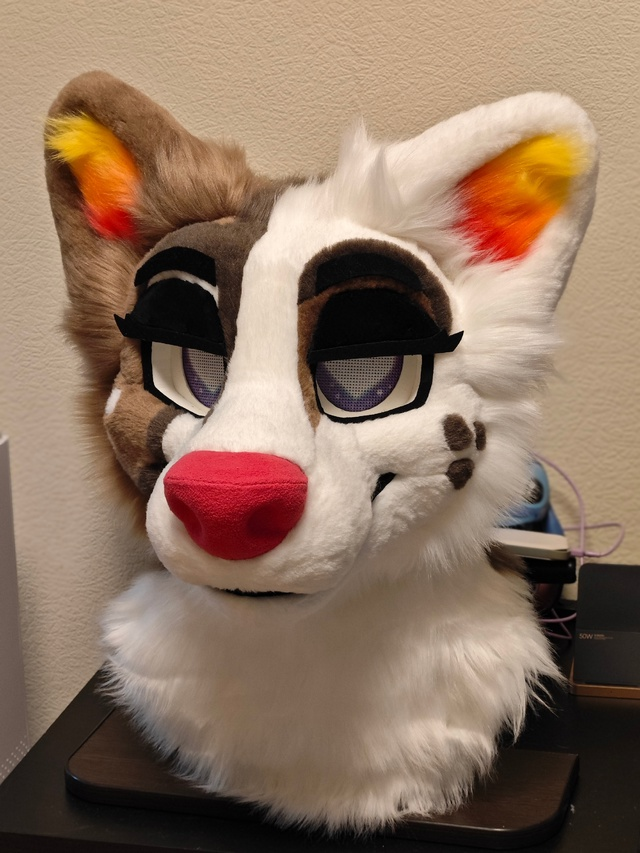 Which eyelids do you like better?)
#fur #fursuitmaker #fursuitbase #fursuitcommissions #fursona #fursuitbuilder #fursuitpartial #fursuit #fursuitdancer #fursuiting #fursuitmakin #furry
#furryfandom #furrycommunity #fursuit #fursuitmaker