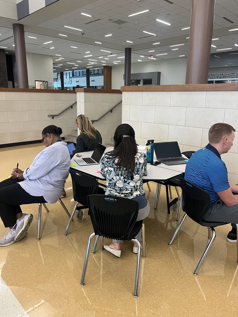Working alongside leaders from near and far this week, using the consulting protocol strategy to give these leaders space to think, share, coach, collaborate and move forward with next steps to advance STEM education. 💯 #NMSInation