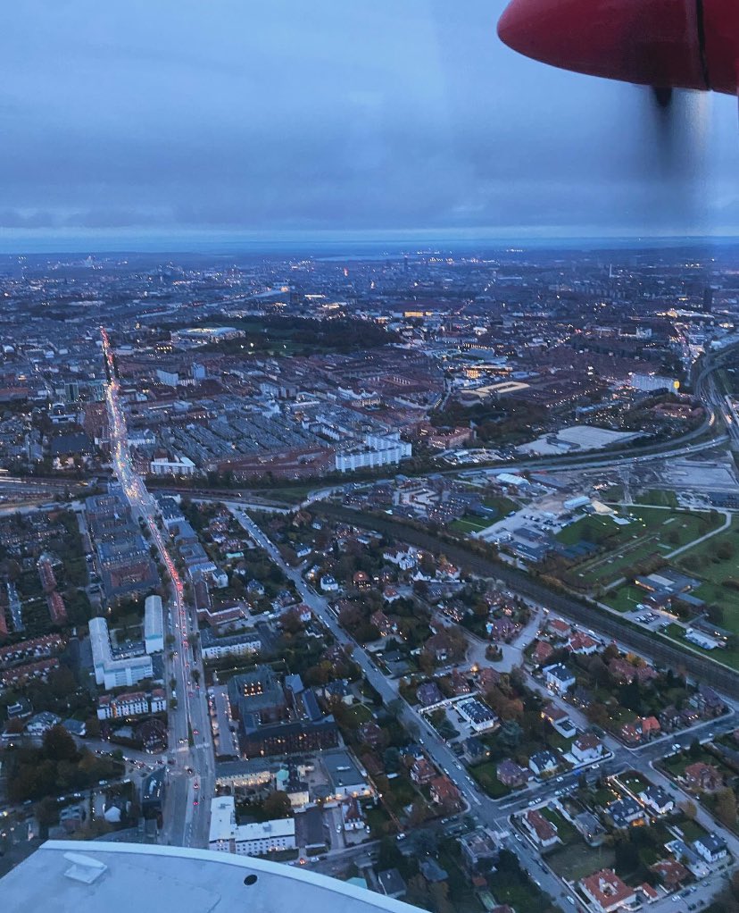 Estas son las increíbles vistas desde el cielo de Copenhague 🇩🇰  desde la ventanilla del hidroavión de nuestros socios @NordicSeaplanes. 
Nos morimos de ganas por descubrir lo que nos espera en Canarias 🇮🇨