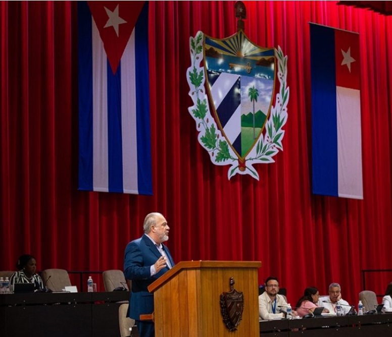 Nuestro primer ministro <a href="/MMarreroCruz/">Manuel Marrero Cruz</a> habló fuerte y claro; instó a la lucha y al control contra las ilegalidades a la corrupción, al control administrativo y a combatir las irregularidades.
#UnidosXCuba 
<a href="/AsambleaCuba/">Asamblea Nacional Cuba</a>