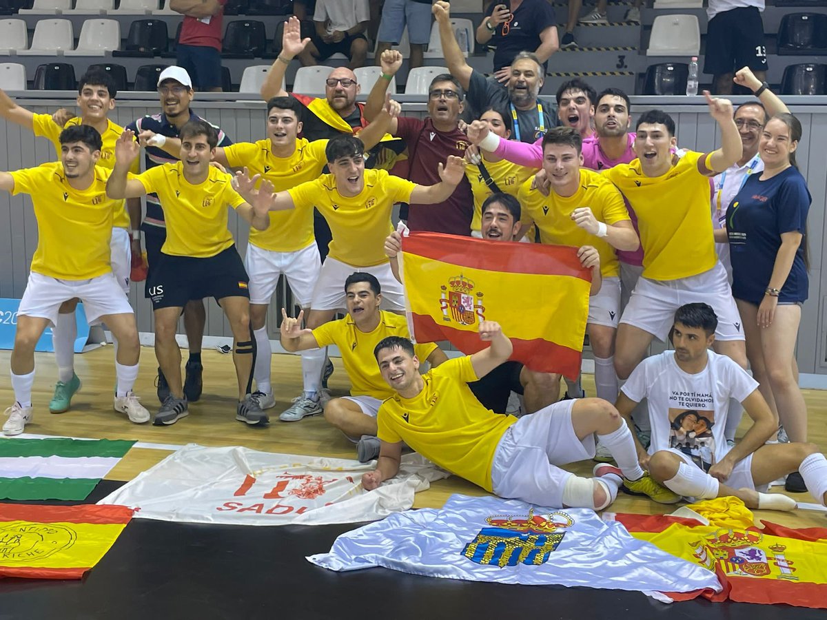 🏆 La selección de la Universidad de Sevilla (US) de fútbol sala se ha proclamado hoy en Debrecen (Hungría) ganadora del Campeonato de Europa

⚽ El equipo sevillano empezó ganando 1-0, les remontan 1-2 y empatan el 2-2 al final de partido. En la prórroga no se movió el marcador