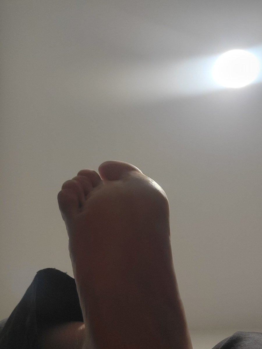 MistressQrow's tweet photo. Gamin with no one worshiping my feet how rude #feet #footfetish #hentai #hentaifeet #goon #sissy #domme https://t.co/j3DKcFe3GT