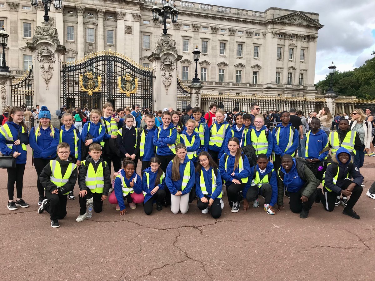 Once in London YR6 Craven <a href="/deltacraveny6/">Delta Craven Year 6</a> travelled by tube <a href="/TfL/">TfL</a> to visit Buckingham Palace but unfortunately the King was out….