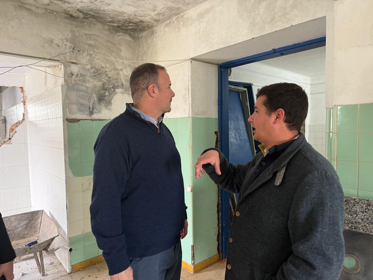 ASSEcomunica's tweet photo. El Presidente (i) de #ASSE, Néstor Graña, recorrió las obras de las nuevas Salas de Internación y del CTI en el Hospital de #Artigas, que se inaugurarán este año
@NestorGraa1
#AsseEnMarcha https://t.co/7FHLX8aiUL
