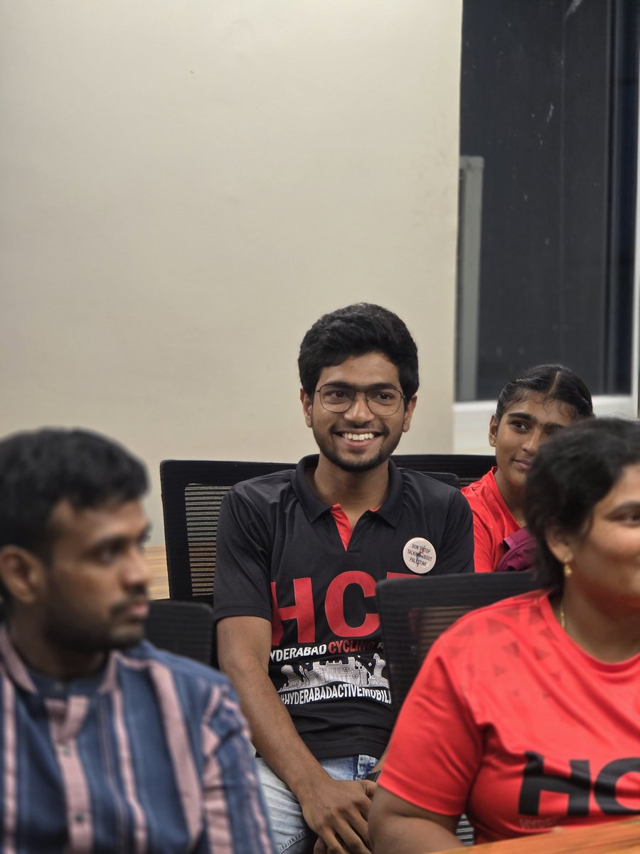 HydcyclingRev's tweet photo. #HyderabadCyclingRevolution
Townhall meeting at Begumpet
Gearing up for #HCR4
Campaign # For adoption of #ActiveMobility in Hyderabad
Walk < 1 km
Bicycles< 5 km
Public Transport > 5 km
@sselvan @Ravi_1836 @BYCS_org @PrlsecyMAUD @CommissionrGHMC @Anjani_Tsn @TelanganaCMO https://t.co/7Vm2qQNBU1