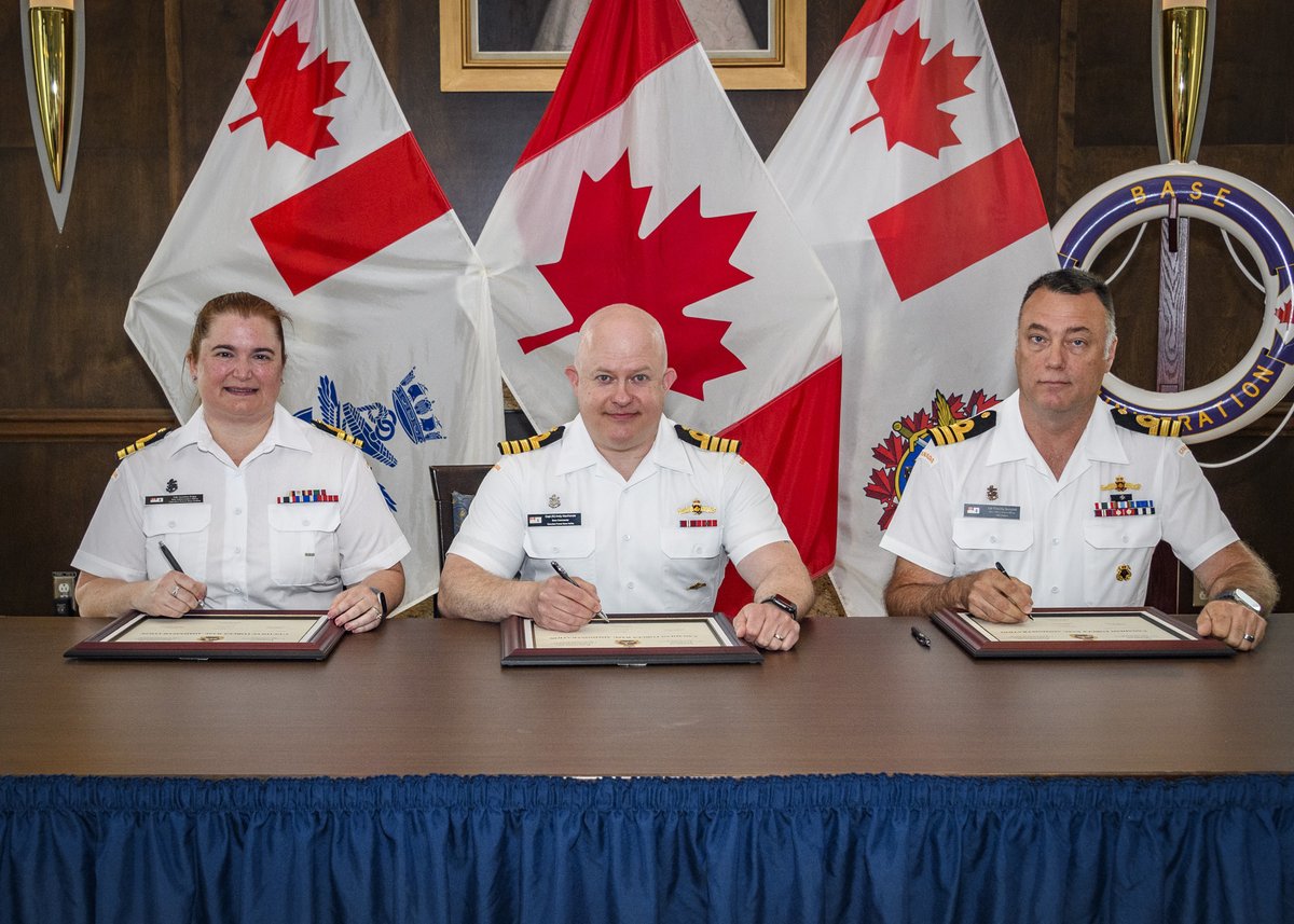 CFB_BFCHalifax's tweet photo. Today, July 17, Cdr Berryhill assumed command of #CFBHalifax’s BAdm branch from Cdr Foley. Welcome, Cdr Berryhill, and thank you, Cdr Foley! https://t.co/uRCIwOFCsi