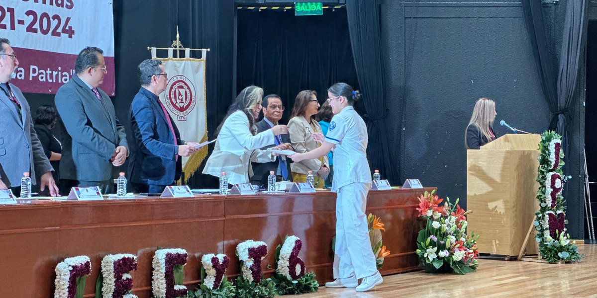 Marycarmen_VH's tweet photo. Hoy, tuve el honor de ser Madrina de Generación de egresados en Enfermería y Ecología del @cecyt6oficial e invité a los jóvenes a prepararse para llegar #MásAlláDeNuestrasFronteras y poner la “Técnica al Servicio de la Patria”💪🌎✨ #Graduación #CECyT6 #IPN
#OrgulloPolitécnico https://t.co/fy3loTIywV