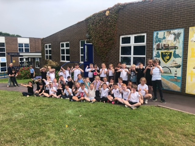 SMagdalens's tweet photo. More Year 3 colour run fun! https://t.co/5ZhYH4p8SX