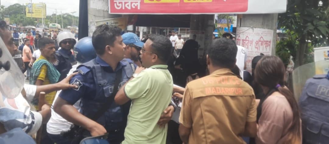 মাদারীপুরে কোটা সংস্কার আন্দোলনে হামলা ছাত্রলীগের, ৫ শিক্ষার্থী আহত