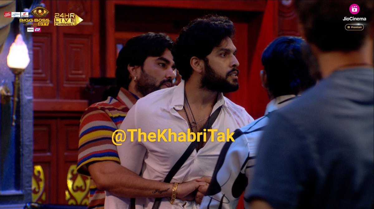 TheKhabriTak's tweet photo. Task : A huge fall out between @saiketanrao &amp; #LuvKataria 🤯

Whom do you support ??

- Retweet : #LovekeshKataria 
- Like : #SaiKetanRao 

Comment - Your Favourite 

#BiggBoss #BiggBossOTT3 

Follow - @TheKhabriTak for more https://t.co/SfGrDWF0tQ