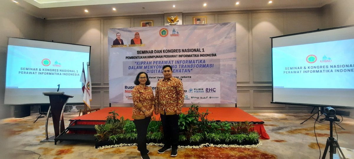 Menjadi bagian sejarah terbentuknya himpunan perawat informatika indonesia