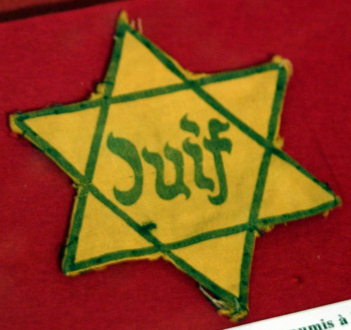 darab_farooqui's tweet photo. JEWISH BADGE:

In a memorandum dated May 1938, Nazi propaganda chief Josef Goebbels proposed the first "general distinguishing mark" for German Jews. 

On September 1, 1941, Reinhard Heydrich issued an declaration requiring all Jews in the Reich aged six and up to wear a yellow Star View badge with the term "Jew" engraved inside the star in German or the local language. 

Purpose: 

Nazi officials adopted Jewish badges, an identifying symbol used to mark Jews, as a precursor to their systematic deportation to ghettos and extermination camps.

So, why am I telling you this?

Muslims have been ordered to display their names on their businesses, stores, and stalls for the Kanwad Yatra. 

A Muslim's identity is strongly clear in their names. A green crescent or band on the arm is not required. 

Sanghis are always inspired by Nazis. Always.