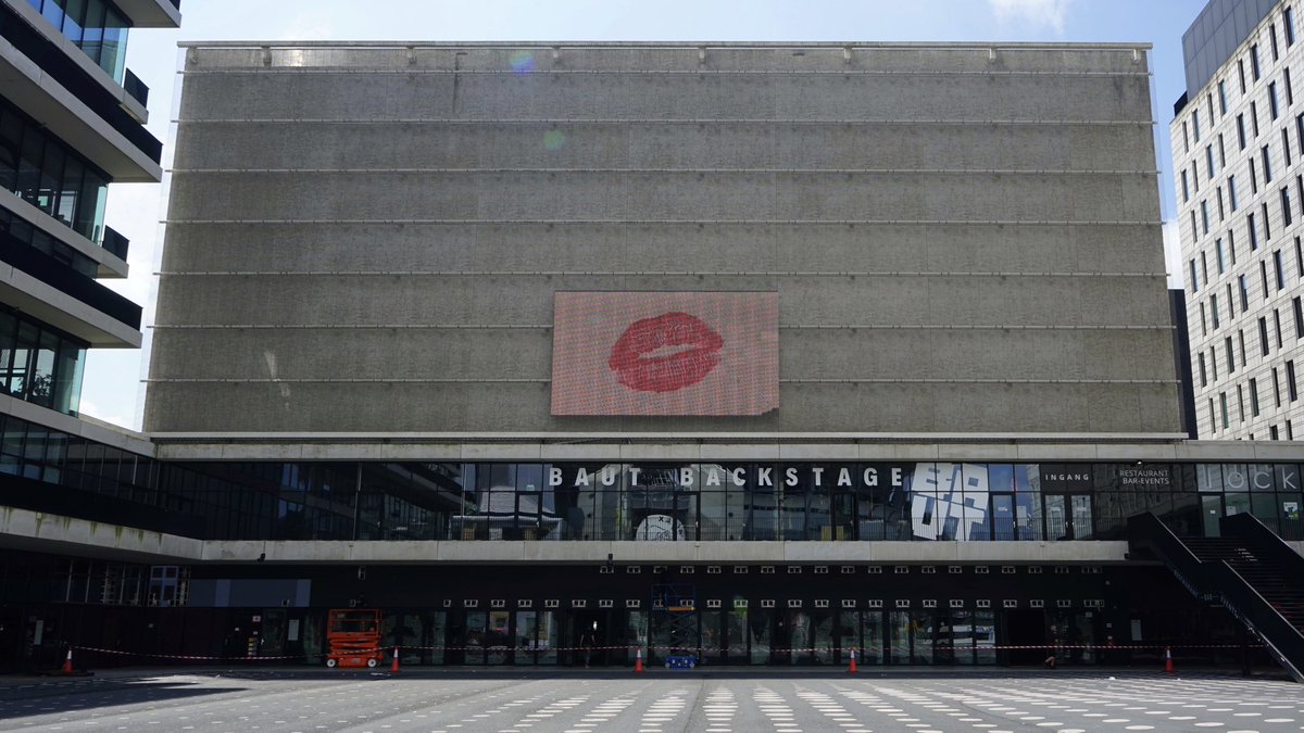 ZiggoDome's tweet photo. I have a fun idea babe…tomorrow at 5pm CEST💋 https://t.co/H3Rlpez3cu