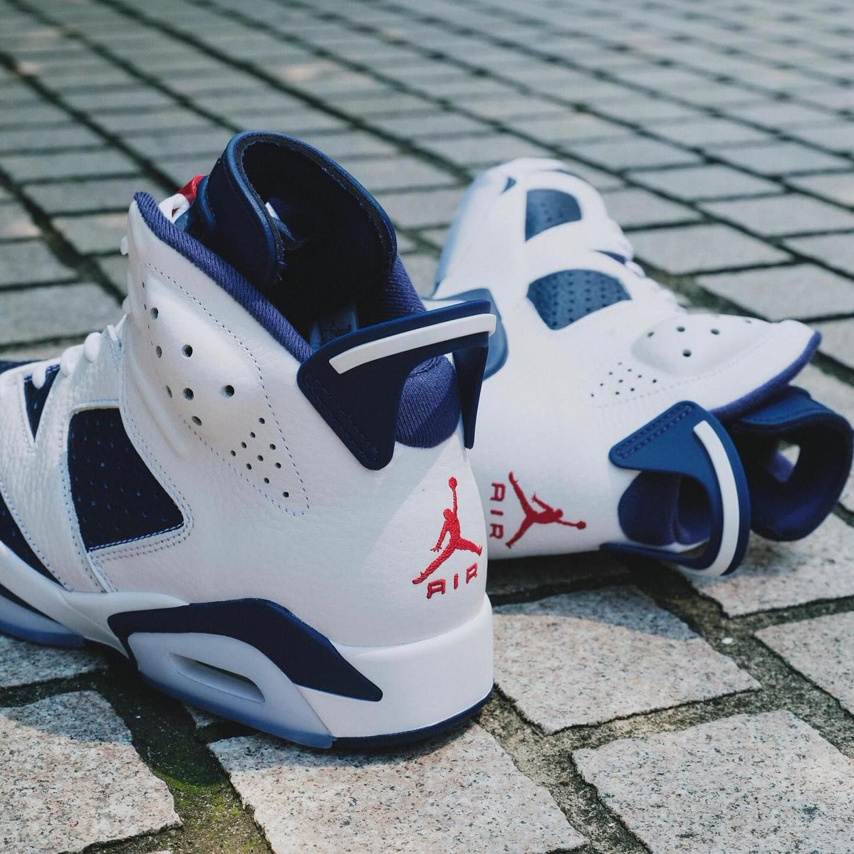 JustFreshKicks's tweet photo. The Air Jordan 6 Retro “Olympic" Releases Next Month 🇺🇸🥇 https://t.co/1RaDIBOrwJ https://t.co/dx8hpSw9OP