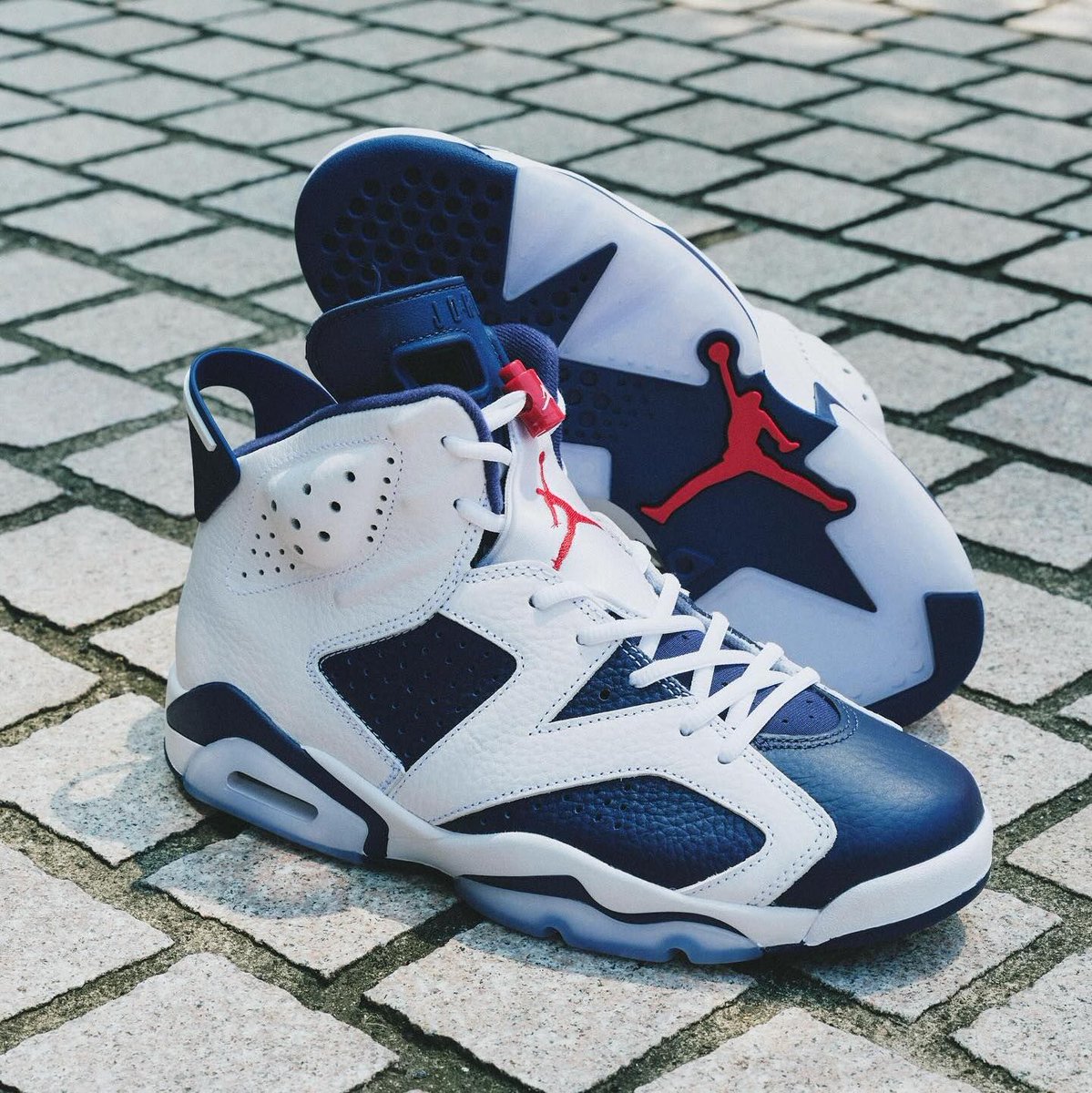 JustFreshKicks's tweet photo. The Air Jordan 6 Retro “Olympic" Releases Next Month 🇺🇸🥇 https://t.co/1RaDIBOrwJ https://t.co/dx8hpSw9OP